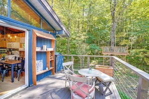 Cabin Exterior | Furnished Deck | Dining Area | Hammock | Treehouse