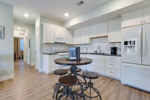 Kitchen | Keurig Coffee Maker