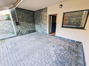 Property, Wood, Window, Rectangle, Interior Design, Floor, Flooring, Brick, Road Surface, Brickwork