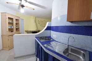 Autumn, Kitchen, Spring, Summer