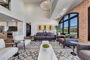 Great Room - Modern Design