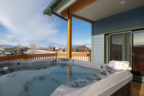 Hot tub on main level deck