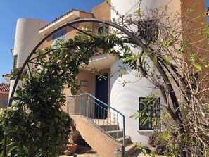 3 bed villa in Chloraka, Paphos