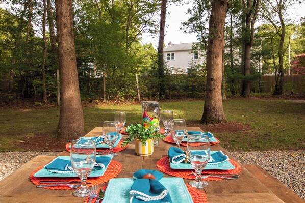 Outdoor dining