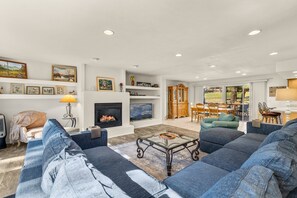 Cozy comfortable living room!