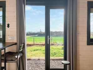 Interior | Bumblebee Cabin - Redroofs Retreats, Forfar