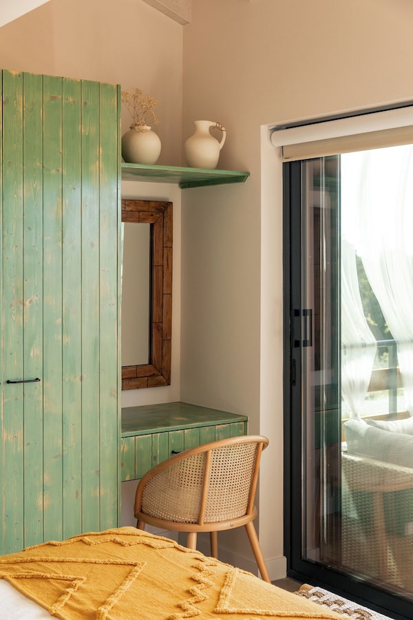 Independent Villa 1+1 Situated On The Family Farm, Private Terrace, Lake View B&b - Faro