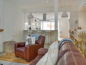 Living area | The Parade - Rowan Properties, Bridlington