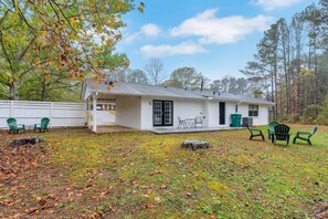 "Architecture","Building","Outdoors","Shelter","Cottage"