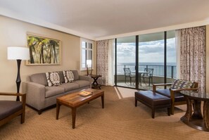 hnlhw-lg-hi-res-suite-2bdrm-living-room-ocean-front.jpg