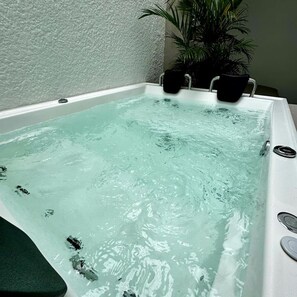 Indoor spa tub