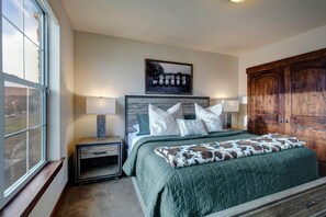 Black Rock Ridge 14151: Lower level King bedroom