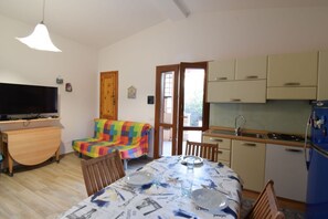 Autumn, Dining Room, Living Room, Spring, Summer, Winter