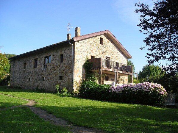 Casa Bezales