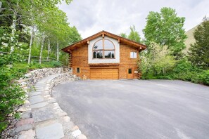 Front driveway of main house