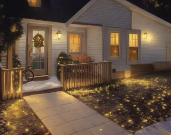 Welcome to our Storybook Cottage 🏡, gushing w/ cozy-warm-spacious glitz+comfort💞