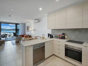 Kitchen/Dining Area/Living Area 2