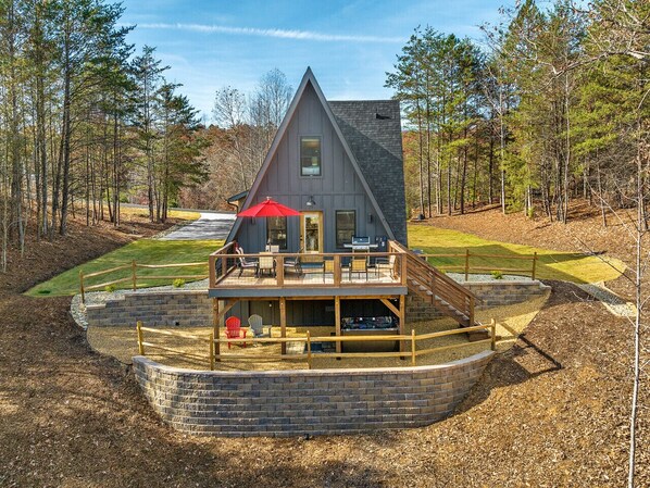 Welcome to our Indian Summer, Lake Adger retreat!