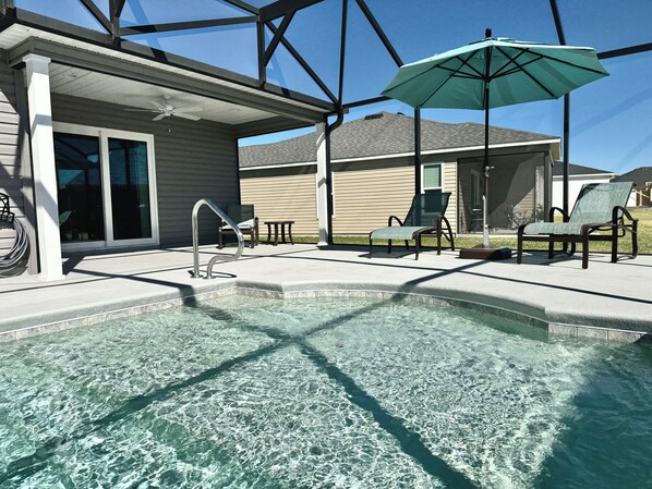Private, Screened-in Pool in the Backyard!