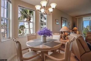 Dining Area has a Table for 4