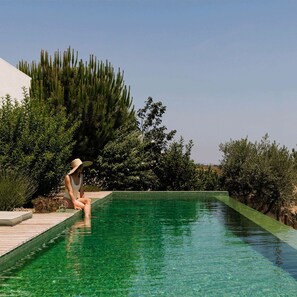 Infinity pool