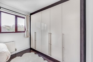 Bedroom 1 - Built-in Wardrobe