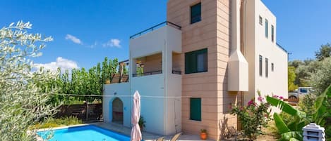 Beautiful villa with private pool and terrace