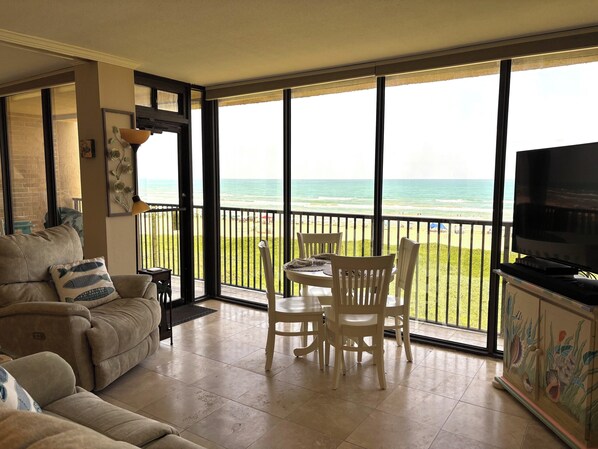 Amazing Beachfront View!