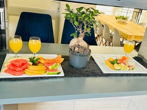 Alimentos y bebidas