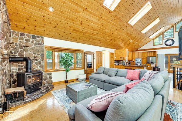 Chocorua Vacation Rental | 4BR | 2BA | 2,800 Sq Ft | Stairs Required