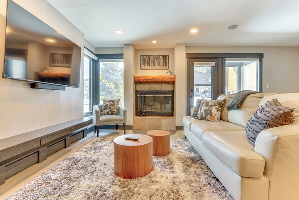 Avon Vacation Rental | 2BR | 2BA | 950 Sq Ft | Step-Free Access