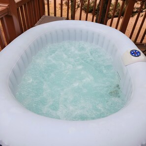 Bain à remous extérieur