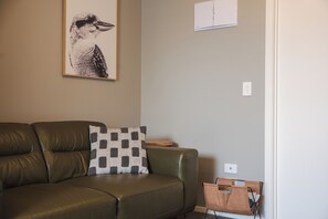 Living Room (3)