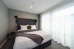 Bedroom 1 (2)