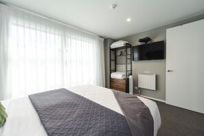 Bedroom 1 (3)