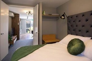 Bedroom (2)