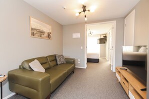 Main living area (2)