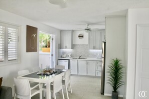 Mango Court No. 3 - Porters (1145)