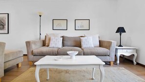 Living Area + Smart TV