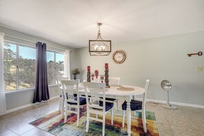 Dining Area | Dishware/Flatware Provided | Main Level
