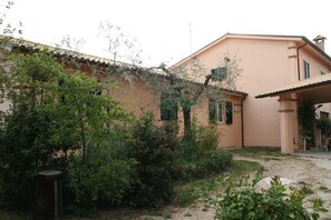 Außenseite Ferienhaus [Winter]