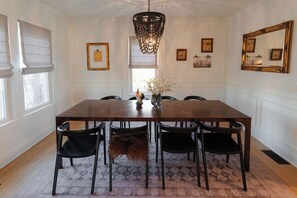 A cozy spot to share great meals and plenty of laugh.