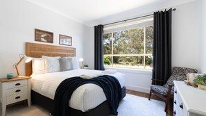 Hemingways Lakehouse | Bedroom 1 | Queen