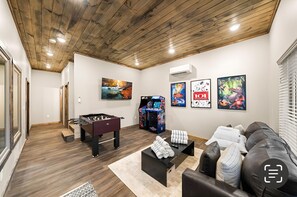 Spielezimmer
