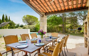 Outdoor  Kitchen and BBQ 
