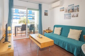 Living-dining room (2)