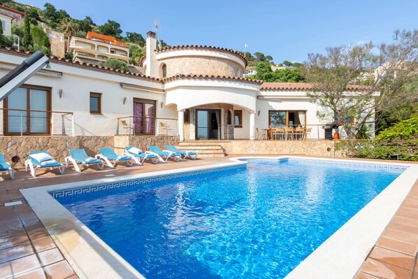 Swimming pool (1)