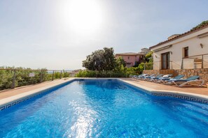 Swimming pool (2)