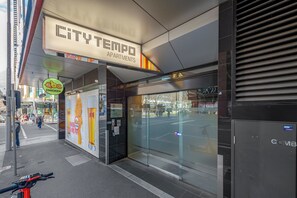 施設の入り口