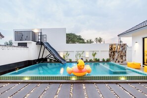Utomhuspool